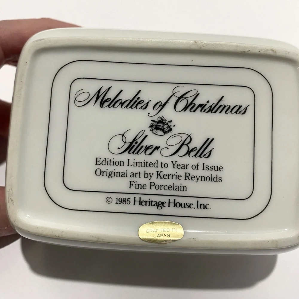 Vintage Melodies Of Christmas Musical Trinket Jewelry Box 